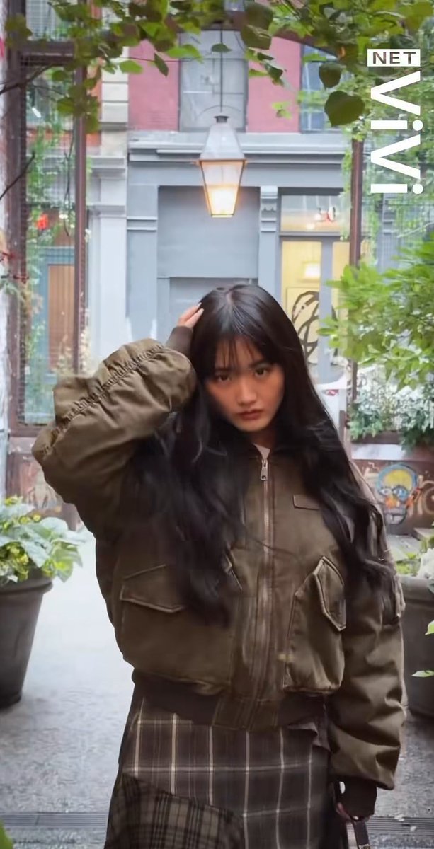 vivi_magazine's tweet image. 💬What makes you confident？
 【あなたの自信はどこから？】

#山﨑天 に突撃インタビュー in NY🗽❤️‍🔥
ViVi1月号撮影のためにニューヨークを訪れた天ちゃんが肌身離さず持っていたものって？
→instagram.com/reel/DRRbqQUEt…
#PR #KANEBO