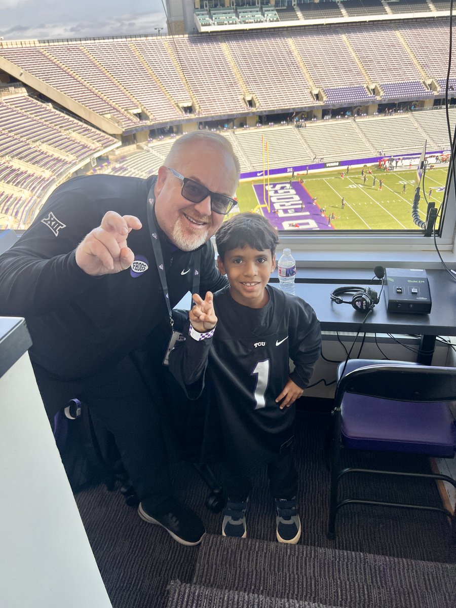 HopeFarmInc's tweet image. HAVE A DAY, SAMSON! 💜💜💜💜💜

Thank you, @dmleasing and @tcuathletics, for making a meaningful difference in the lives of all our Quiet Giants throughout this TCU football season-Samson had THE BEST day yesterday! 💜🐸