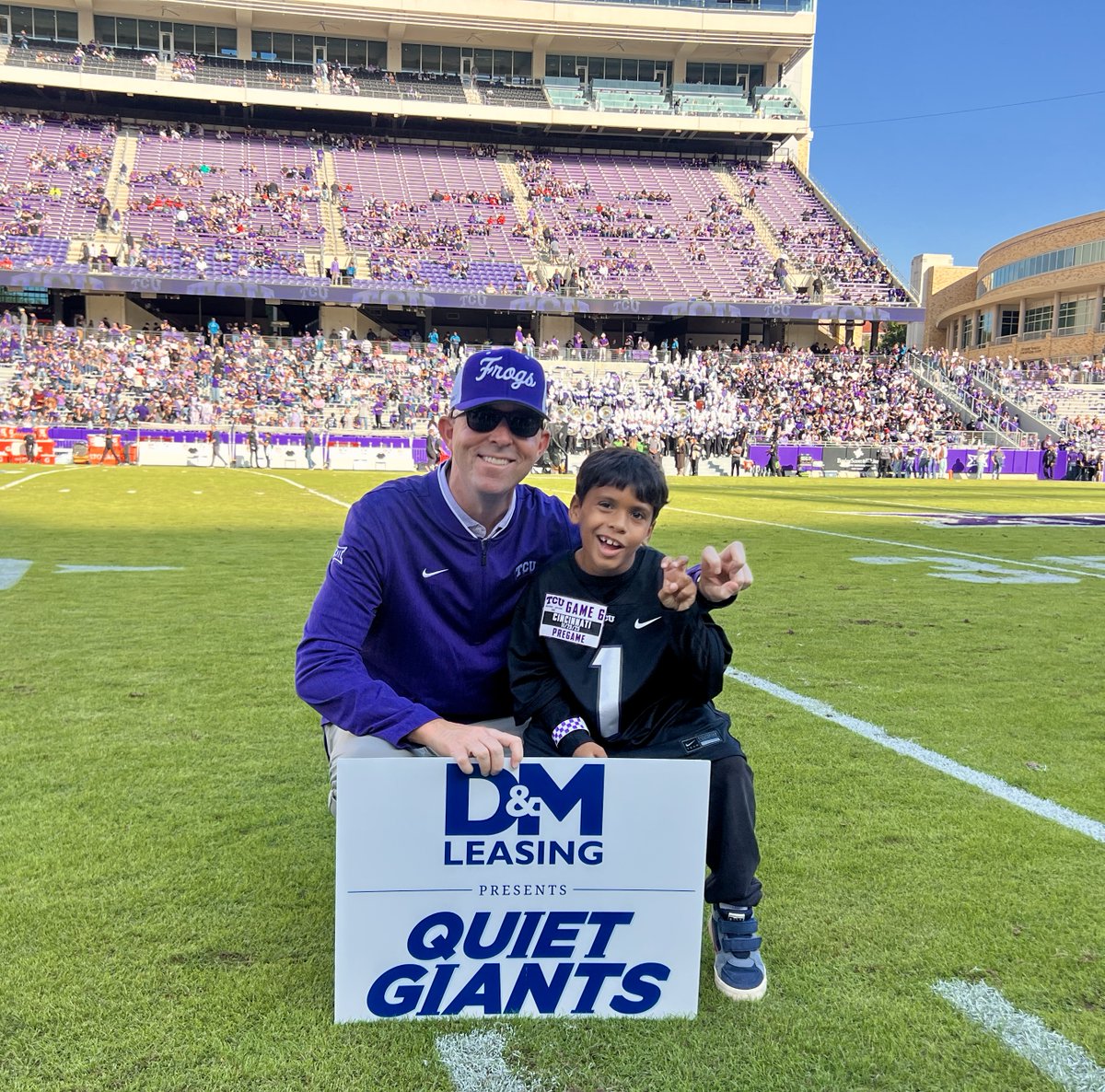 HopeFarmInc's tweet image. HAVE A DAY, SAMSON! 💜💜💜💜💜

Thank you, @dmleasing and @tcuathletics, for making a meaningful difference in the lives of all our Quiet Giants throughout this TCU football season-Samson had THE BEST day yesterday! 💜🐸