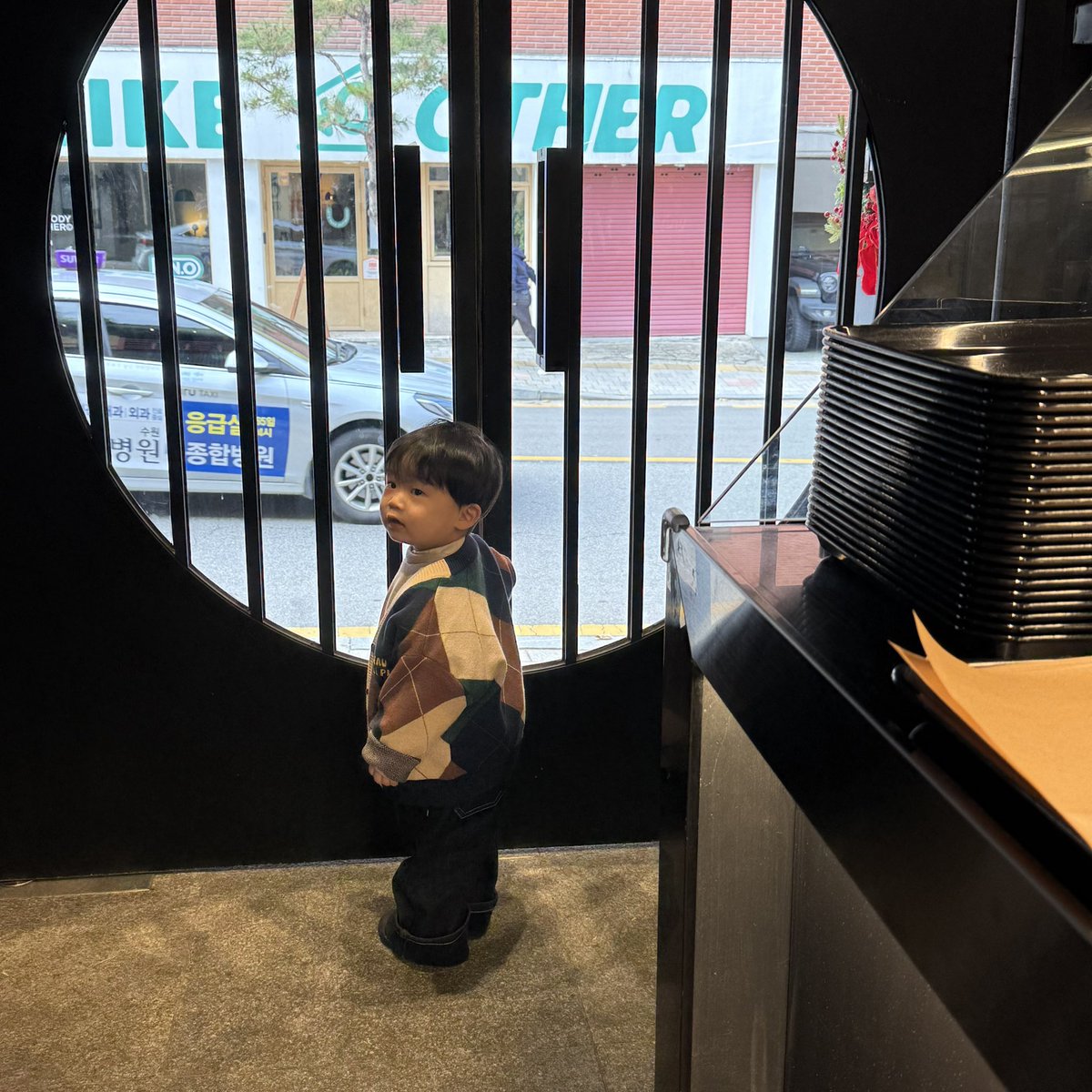 yap_ybringcz's tweet image. 점점 남편(아빠)을 닮아가는 첫째 아들👼🏻

이래서 아들맘들은 작은 남편 혹은 작은 남친이라 하는구나...!

자... 나도 야핑할것 있나 볼까??