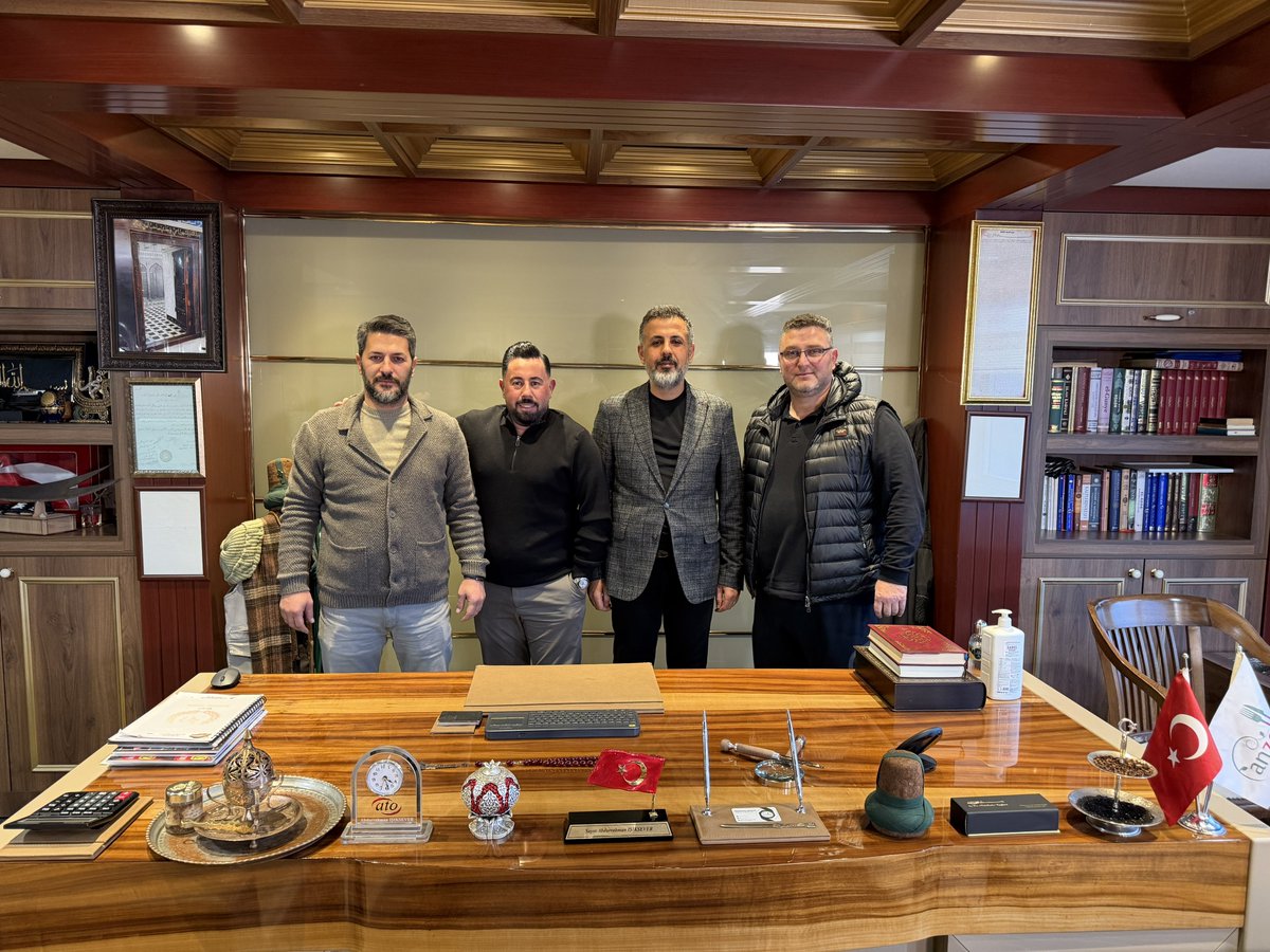 aisiksever's tweet image. 🟢Yeni döneme sağlam giriyoruz…
Emeğin, alın terinin, misafirperverliğin ve helal kazancın omuzlarında yükselen bu kadim meslek; dün olduğu gibi bugün de memleket sofrasının bereketini taşımaya devam ediyor.

Bugün bir kez daha söz veriyoruz:
Ustalığa sahip çıkacağız.
Hijyeni,…