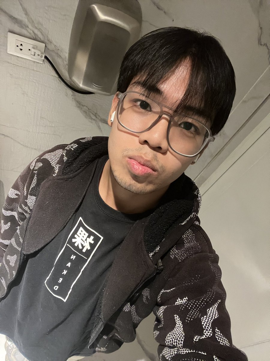 acci_sean's tweet image. yesterday study sesh