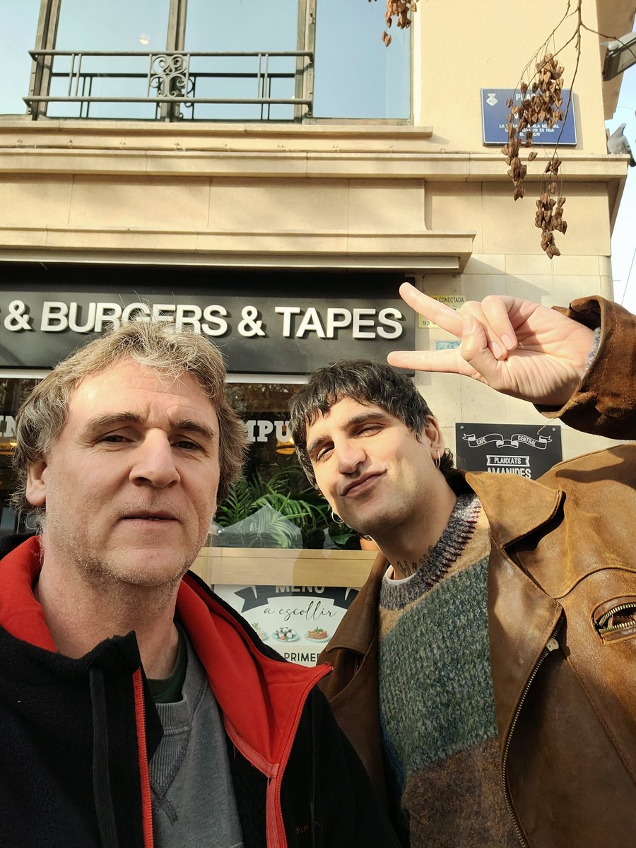 Selfie amb Daniel Fernàndez La Dani actor i professor d'interpretació a <a href="/OT_Oficial/">Operación Triunfo</a> a la Plaça Vella de Terrassa. Amable i proper 🎶