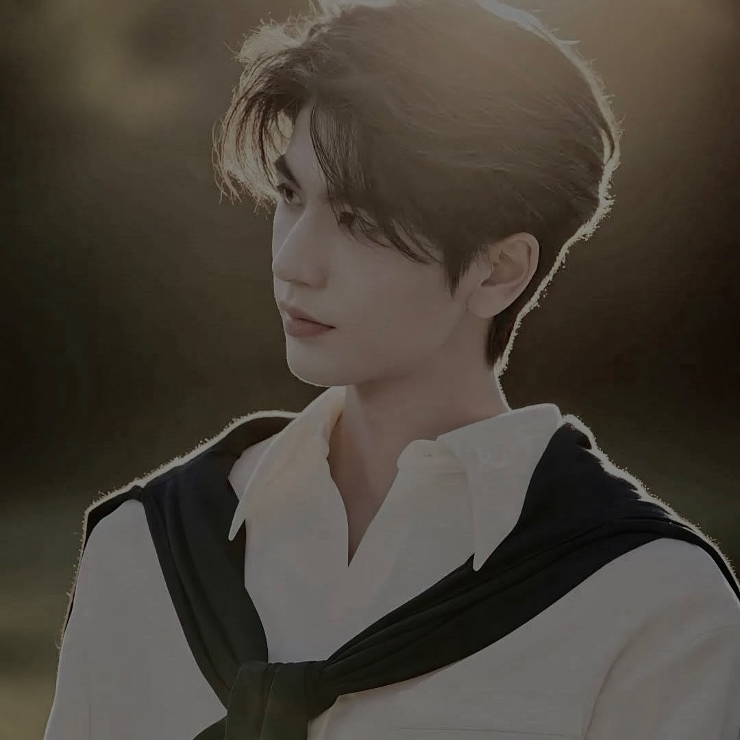 ️

𝘀𝗲𝗿𝗮𝗽𝗵𝗶𝗻𝗮𝘃𝗮 posted on Instagram 

Sempat bingung, sebetulnya, kalau harus pilih satu buku untuk Kakak. Tapi, pilihan jatuh kepada White Weddingnya Kak Ziggy. (Bukan, serius, bukan karena aku pengen nikah sama kakak kok!!) #BukuBuatTersayang
  
️