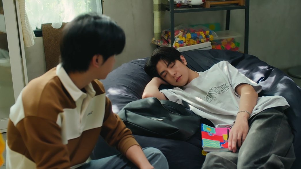 Head2HeadGMMTV's tweet image. โถ่ นั่งรอจนหลับป๊อกไปซะแล้ว

#H2HseriesEP6
@sea_ta_lay @keenkeno_sp