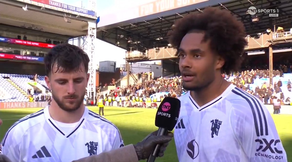 MUFCWO's tweet image. 🎙️🔴 — زيركزي: “المهم اليوم كانت الثلاث نقاط. مهمه جدًا. دائمًا شعور جيد أن تسجل هدفًا. والأهم أنه أعادنا إلى أجواء المباراة. كان كل شيء اليوم من أجل الثلاث نقاط.”

“اليوم هو مكافأة على الصبر والعمل الجاد. نحن نحاول أن نكون متسقين، وأنا ممتن لهم، للمدرب، وللطاقم، للجميع.”