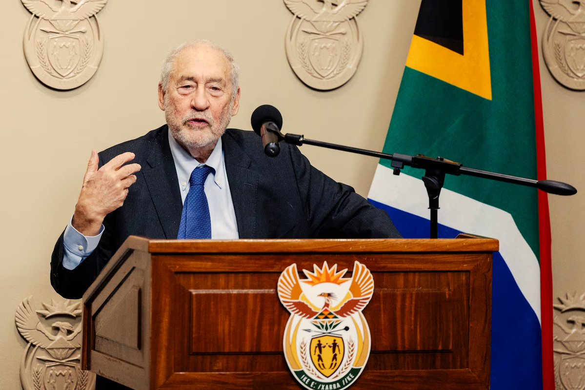 drjorgerachid's tweet image. PREMIO NÓBLE DE ECONOMÍA ALERTÓ:

Joseph Stiglitz
“Argentina está involucrada en una gran apuesta y no hay evidencia de que vaya a dar resultado
Si uno se guiara por la experiencia histórica, diría que esto va a terminar mal”

MILEI SE PRESENTÓ COMO ECONOMISTA

ERA PAPEL PICADO !