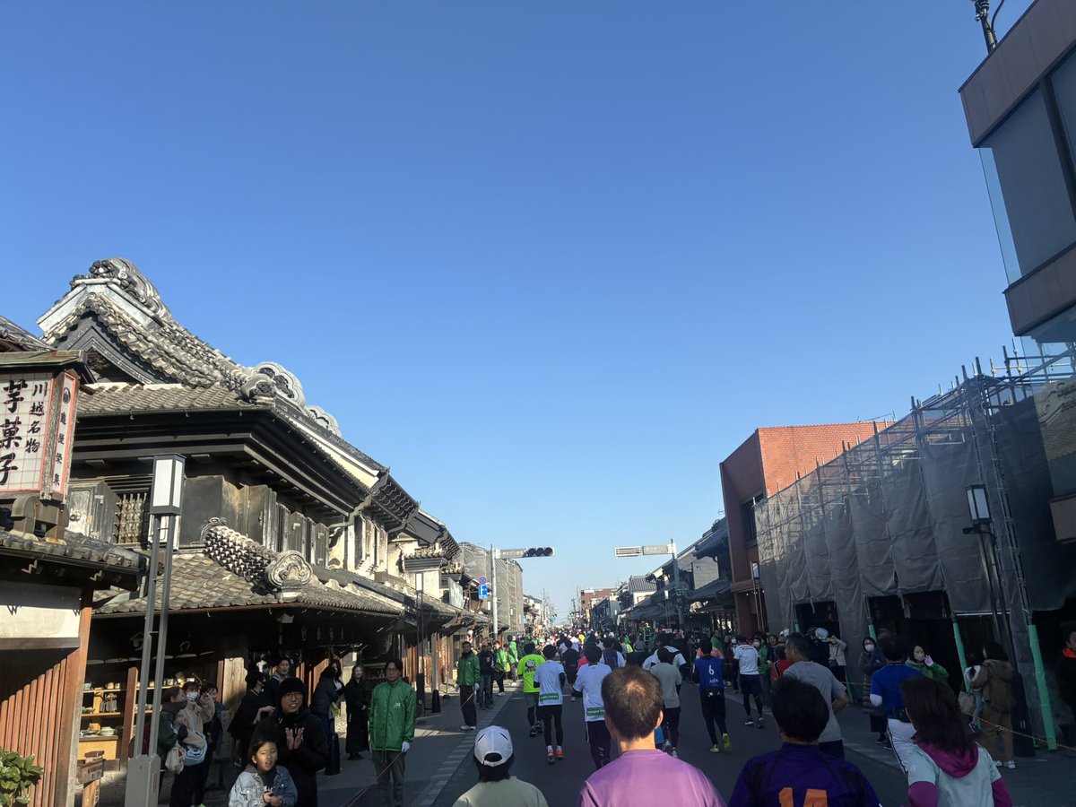 Citywaitless23's tweet photo. 川越マラソン。
今年はハーフ走って完走できた🏃

16km地点から足が上がらなかったけど、沿道からの声援でアドレナリンでた。

もうすぐ30歳なるけど、まだまだ若い(笑)と思うよ。
#小江戸川越ハーフマラソン https://t.co/FlGVqjS6RZ