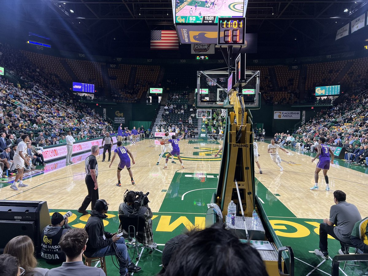 Calvert High School Boys Basketball tweet media