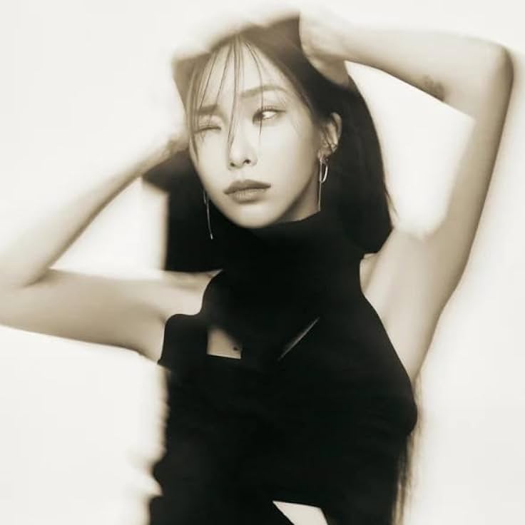 hwasacharts's tweet image. #HWASA joins IU and Heize as the only female soloists to have at least two songs achieve a Perfect All Kill (PAK) on Korean charts!