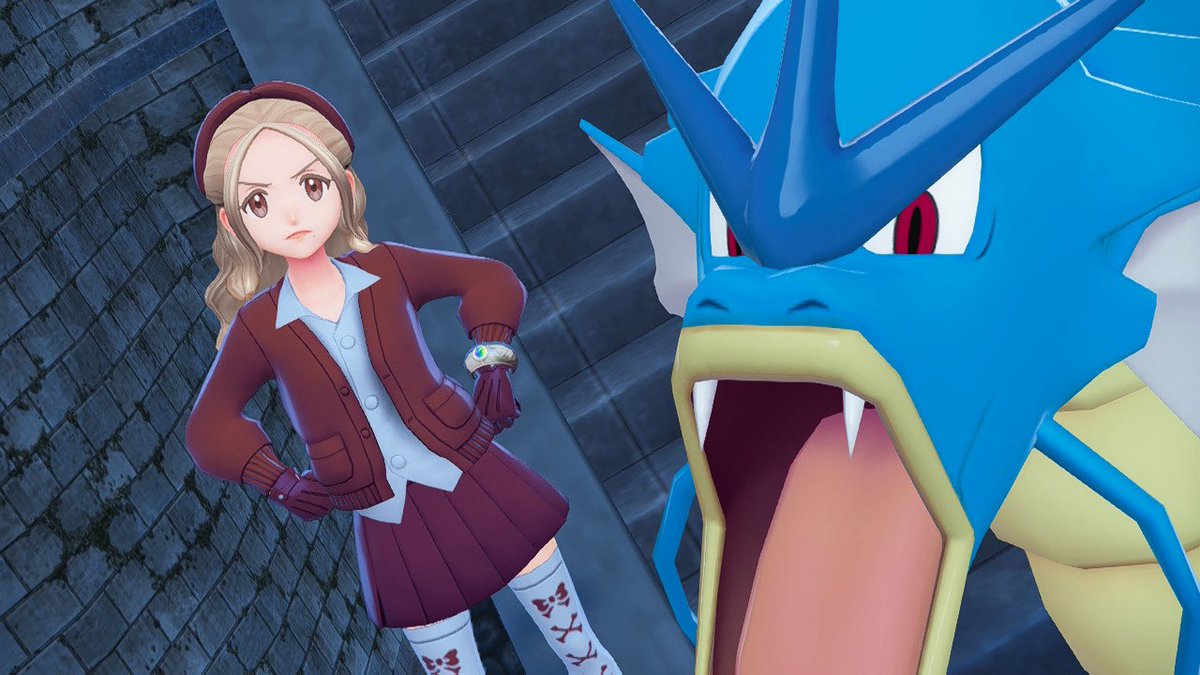 手すりに乗るとプレイヤーの高さが上がるので、大きめなポケモンを階段に置けばこんな感じでアップの写真も撮りやすいかと思います📸