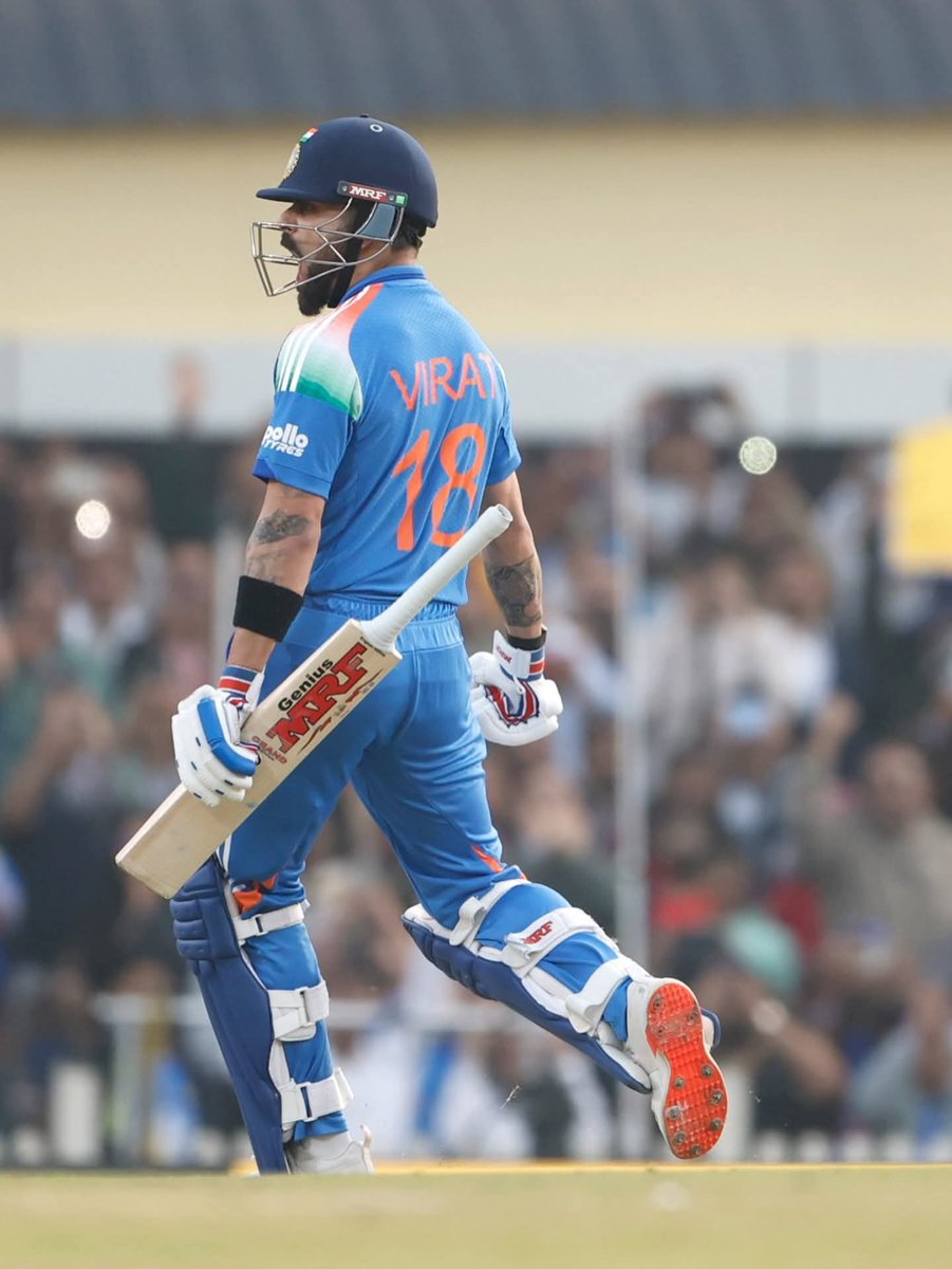 DhirajKumar___'s tweet image. Thala For a Reason 🔥

Century No 52 for virat🤩
5+2=7 thala for a reason
#msdhoni #viratkohli