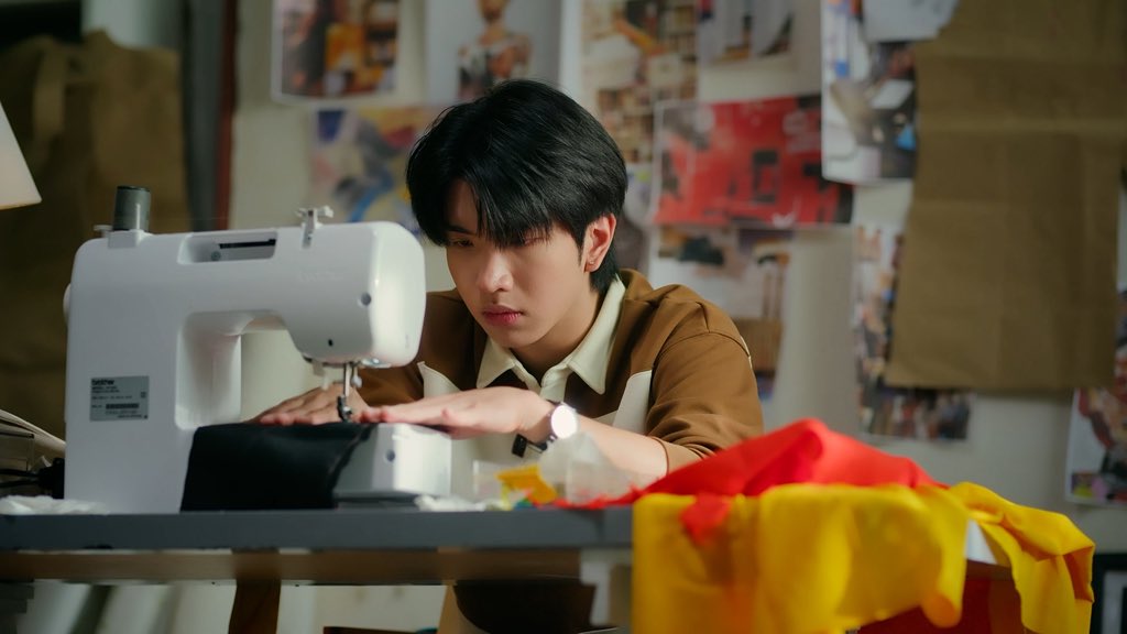 GMMTV's tweet image. คนมีความรักอ่ะเนอะ
#H2HseriesEP6

@sea_ta_lay @keenkeno_sp