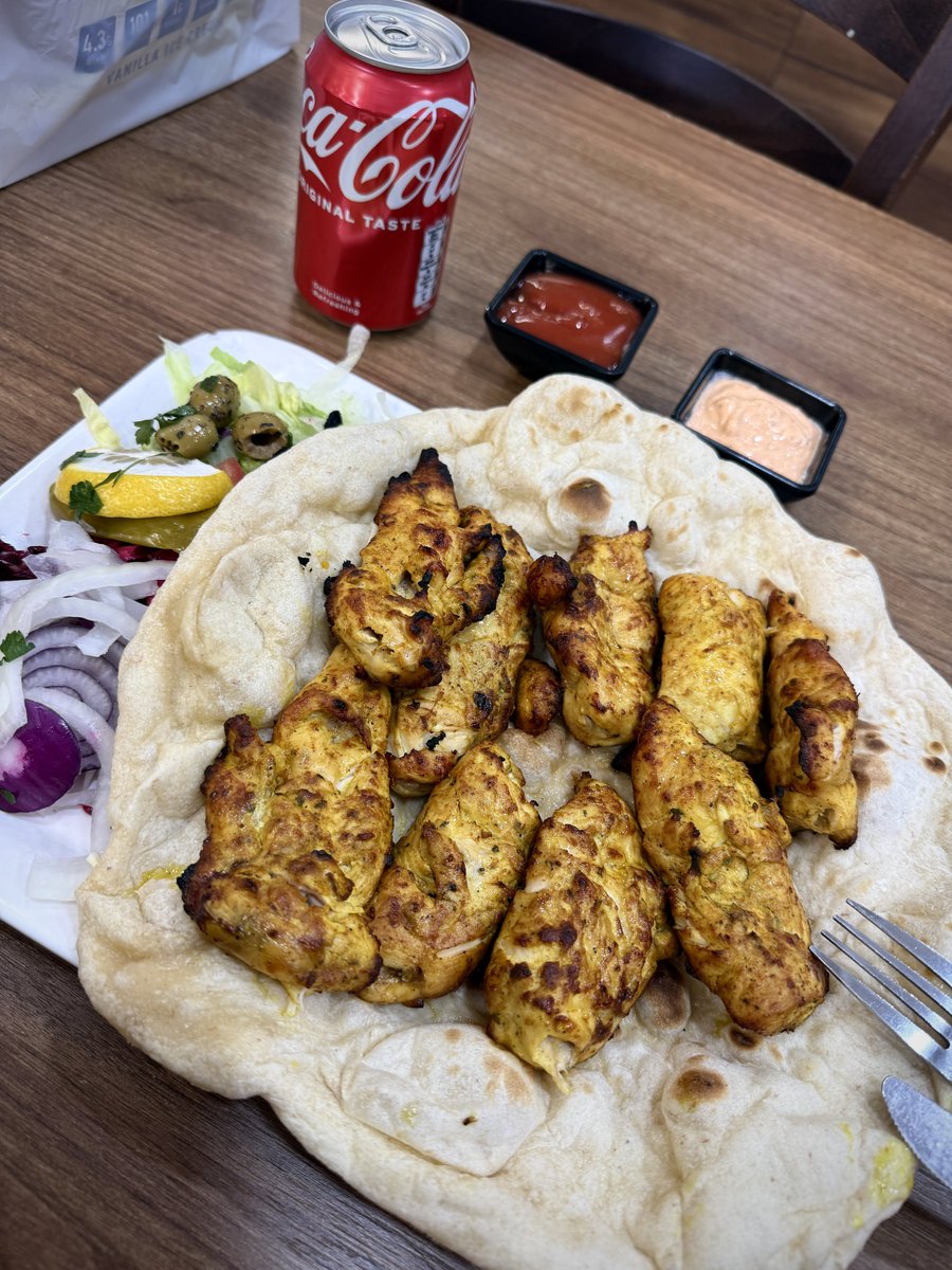 The fast food of choice when I’m on the go on a busy Sunday.

100gram protein is the main thing. 

Everything else doesn't really matter.