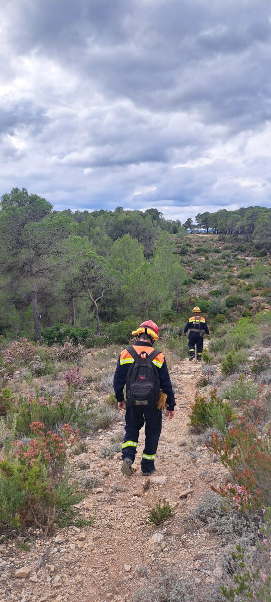 AdeneGeifa's tweet photo. Durante la mañana  de hoy nos han movilizado para colaborar en el dispositivo de busqueda del menor de 12 años con síndrome de Down desaparecido en la zona de acampada de la Ceja del Río Grande, en el término municipal de Navarrés, ha sido encontrado en buen estado. https://t.co/AJbn9VP53M
