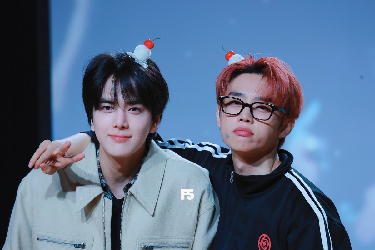 𝙁𝙎 tweet media