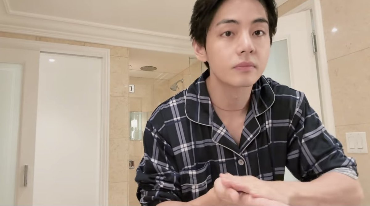 sgmin_seven's tweet image. IMAGINE WAKING UP AND LOOKING LIKE THIS???