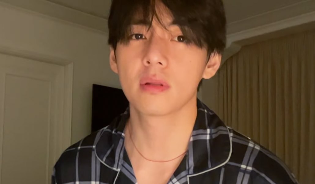 sgmin_seven's tweet image. IMAGINE WAKING UP AND LOOKING LIKE THIS???