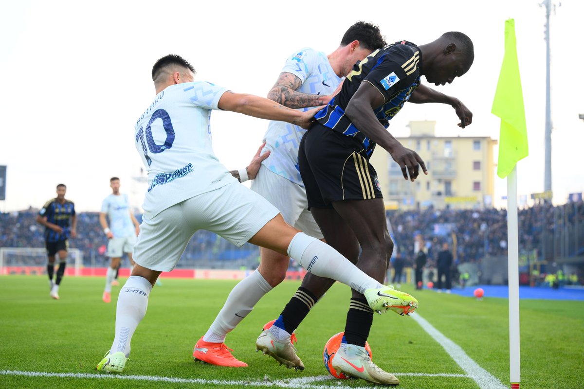 Inter_en's tweet image. Battling away ⚔️