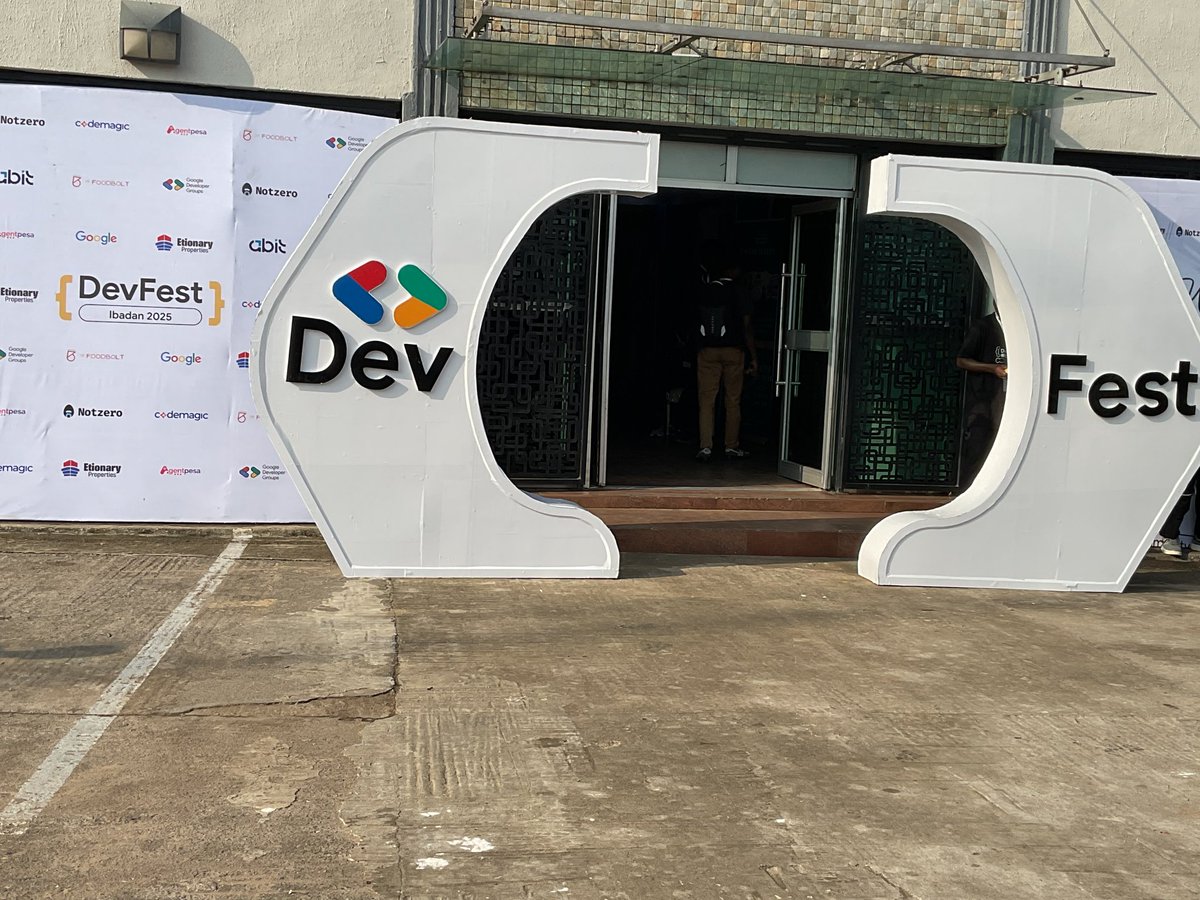 agentpesa's tweet photo. What an incredible day at DevFest Ibadan!
Thank you to everyone who stopped by the Agentpesa booth, tested our voice-first banking experience, and shared your feedback.
Weβre building a future where banking is faster, more human, and powered by your voice
#DevFestIbadan25 https://t.co/eYzweQdjUm