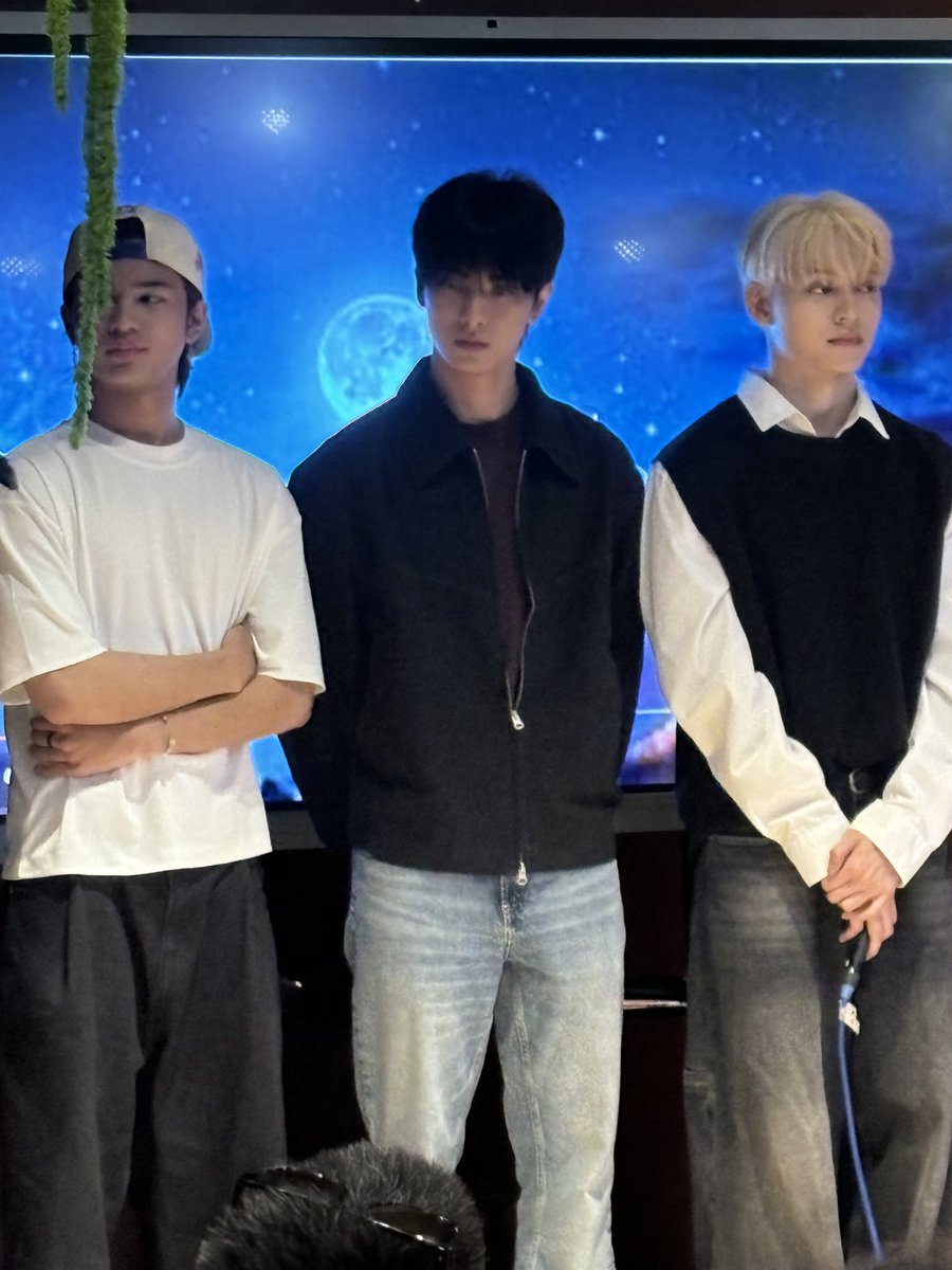 SolidH7NKyler's tweet image. [🌟]

📸 HORI7ON KYLER

BEYOND HORI7ON

#ARTI7ONUnplugged
#HORI7ONCanvasOfKindness
#HORI7ONHeartsTogether
#HORI7ON