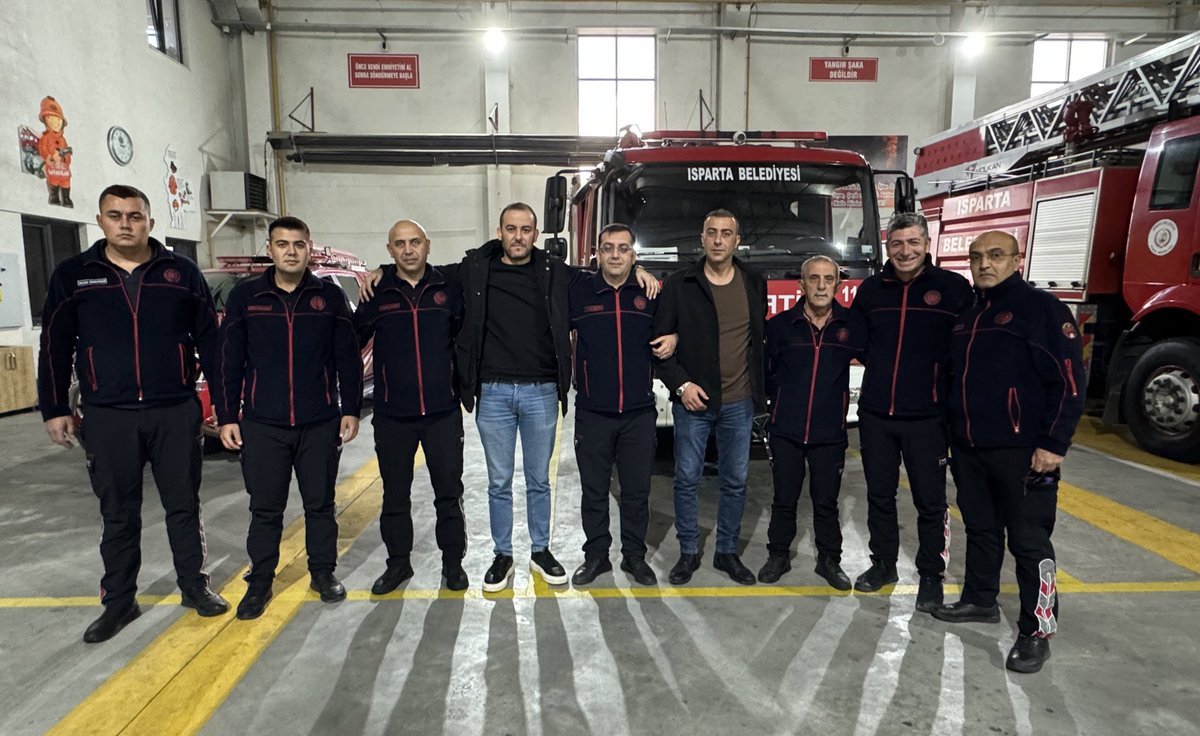 Hizmet-İş Sendikası Isparta İl Başkanlığı olarak Isparta Belediyesi İtfaiye Müdürlüğü’nde pazar mesaisinde olan emekçi arkadaşlarımıza ziyarette bulunduk.

Kendilerine kolaylıklar dileriz, Allah kaza bela vermesin.