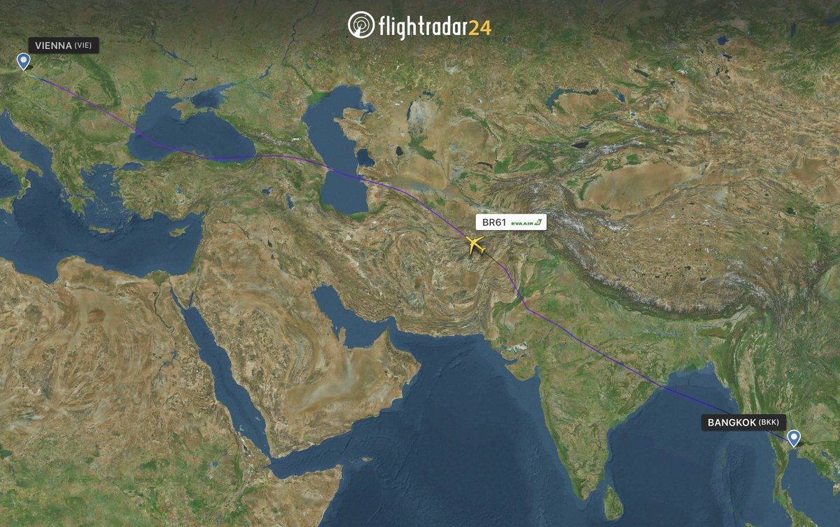 noncost_flight's tweet image. #Flightradar24で妄想搭乗記 No.1567-2
🇹🇭 ✈︎ 🇦🇹
2025.11.30
EVA Airways
BR61
BKK-VIE
B787-10 B-17803

バンコク経由でウィーンに向かいます。バンコクではいったん降機が必要なのか分かりませんが、もしそうだとしたら深夜帯に降ろされるのは辛いですね。