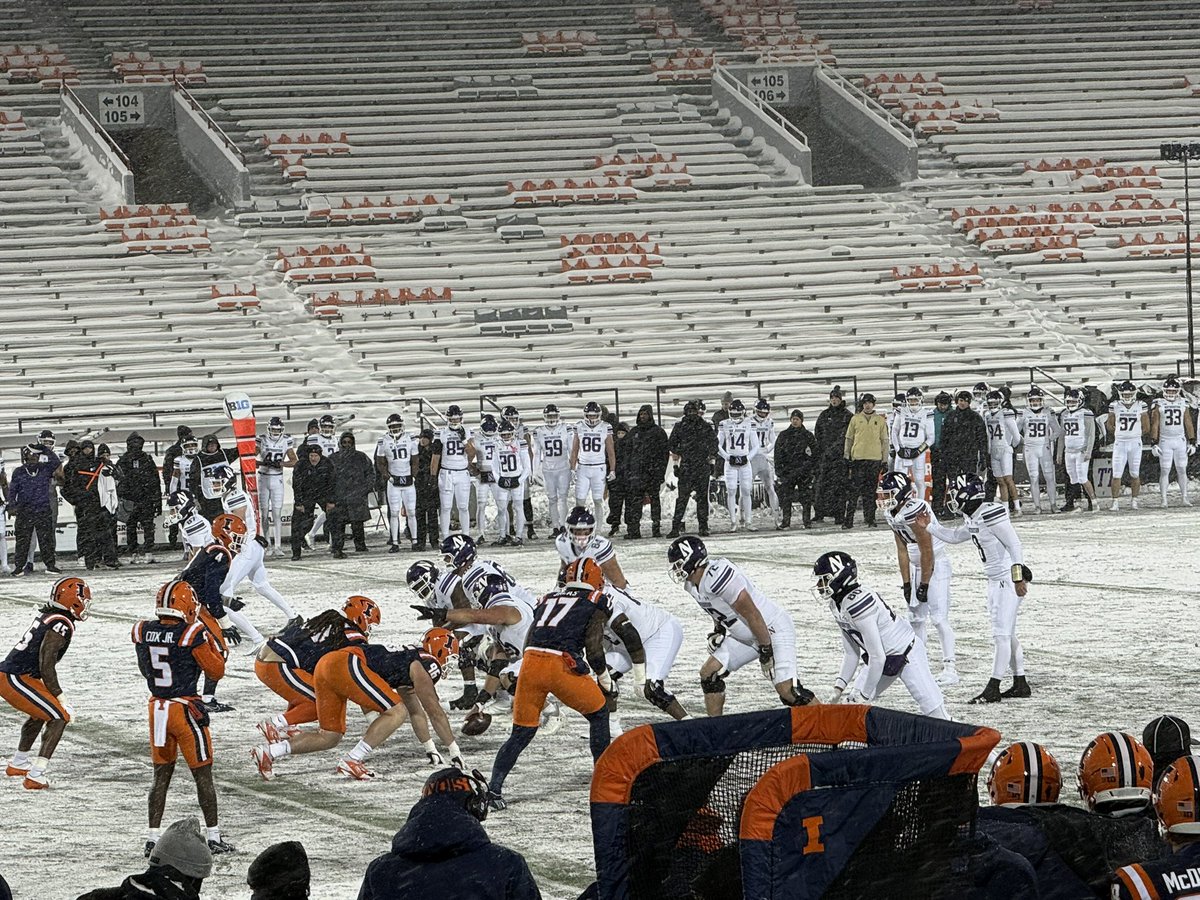 Appreciate <a href="/IlliniFootball/">Illinois Football</a> for hosting me again this weekend. Always fun taking in a game with teammate <a href="/CarterWallace27/">Carter Wallace</a> , first time hanging out in a blizzard but it was still great! 
I-L-L
#recruittheview