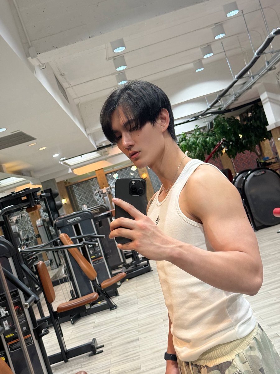 pavelphoom's tweet image. เทอว่าไง 55555