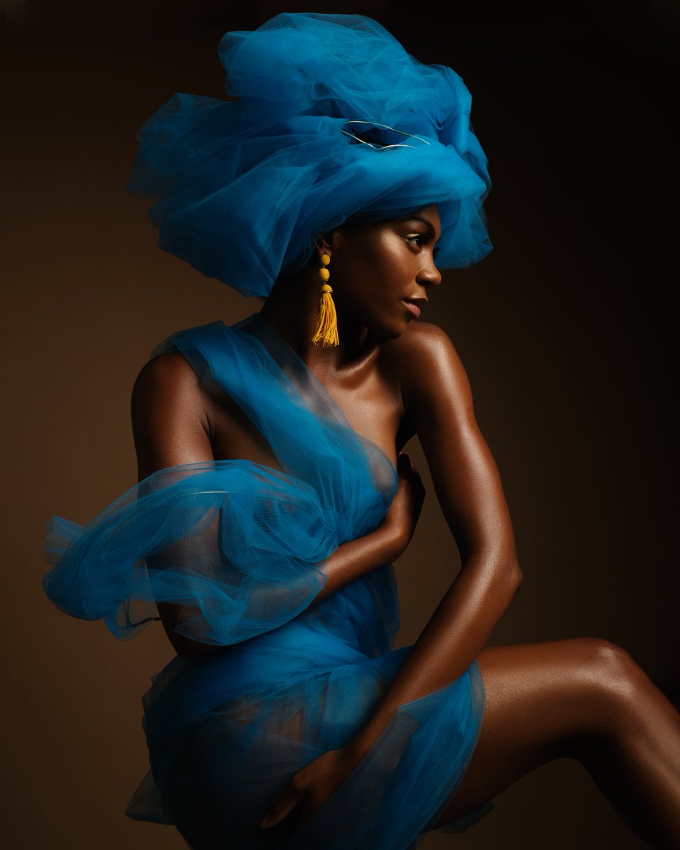 OfficialKAVYAR's tweet image. Work by Kavyar Members:

Photo: kavyar.com/uvif3h2bvdx0
MUA: kavyar.com/d0po72xjuikp

Non-Members: 
Model: @kibreacarmichael

#fashionphotography  #fashionmakeup #fashionshoot #modelfashion #modellook  #dressfashion #modelpose #mua