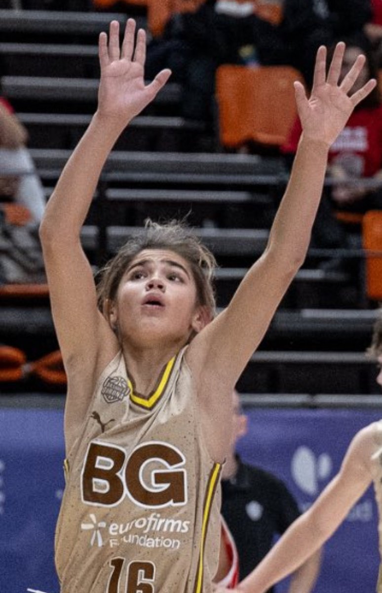 Nazarí enmoorecido tweet media