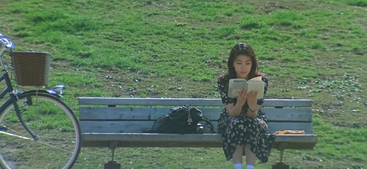 copieconformes's tweet photo. women reading in cinema. https://t.co/cTocwHZIbN