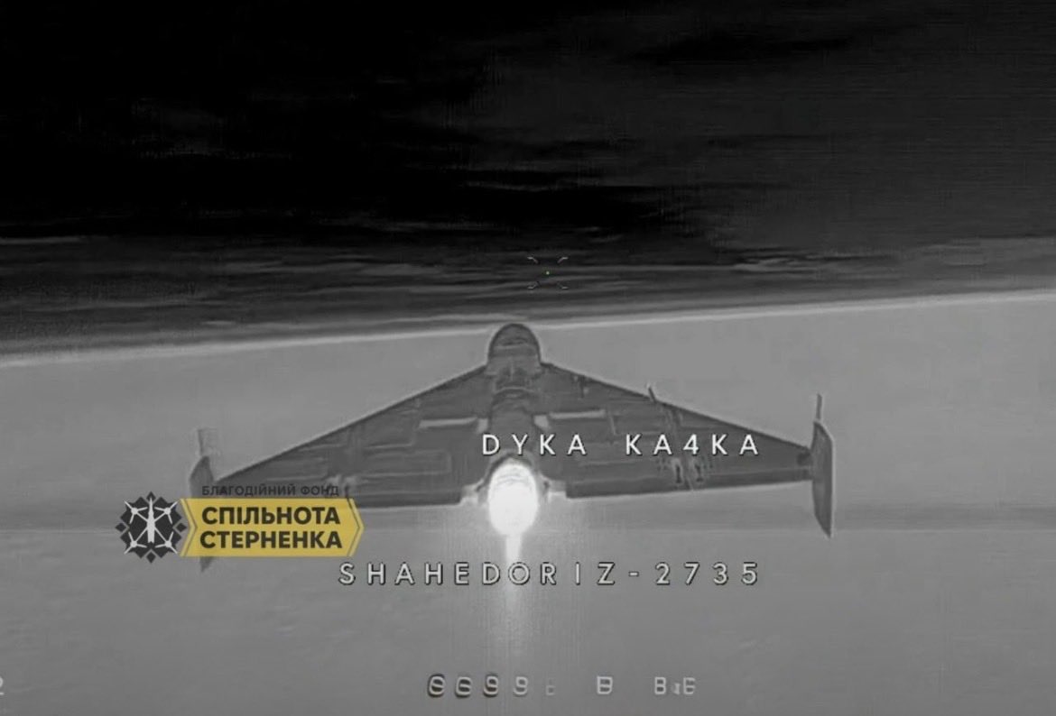 #fukrussia😎 
russia: November 30, for the first time, a Ukrainian "Sting" interceptor drone shot down a Russian "Shaheed" jet