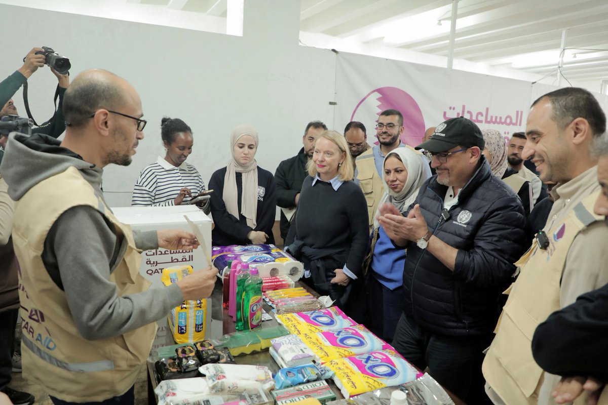 GulfTimes_QATAR's tweet photo. Ramiz Alakbarov, the United Nations Coordinator for Humanitarian Affairs in the Palestinian Territories, conducted a tour of one of the #Qatari_aid distribution centers in the #Gaza Strip, accompanied by a UN delegation. 

Ramiz Alakbarov and the accompanying delegation viewed samples of some of the #Qatari_humanitarian_aid, the distribution of which continues to hundreds of thousands of affected and afflicted families in the Gaza Strip, including food and health parcels and urgent relief materials.

@q_grc