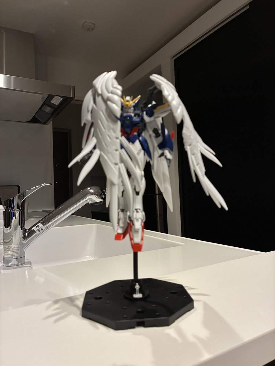 dejavu_9934's tweet image. とりあえず素組完成シールは後日
12月にセラフィムフェザーくるんで作っちゃわないといけなかったんですね〜

いい蛇口はピントを持っていく