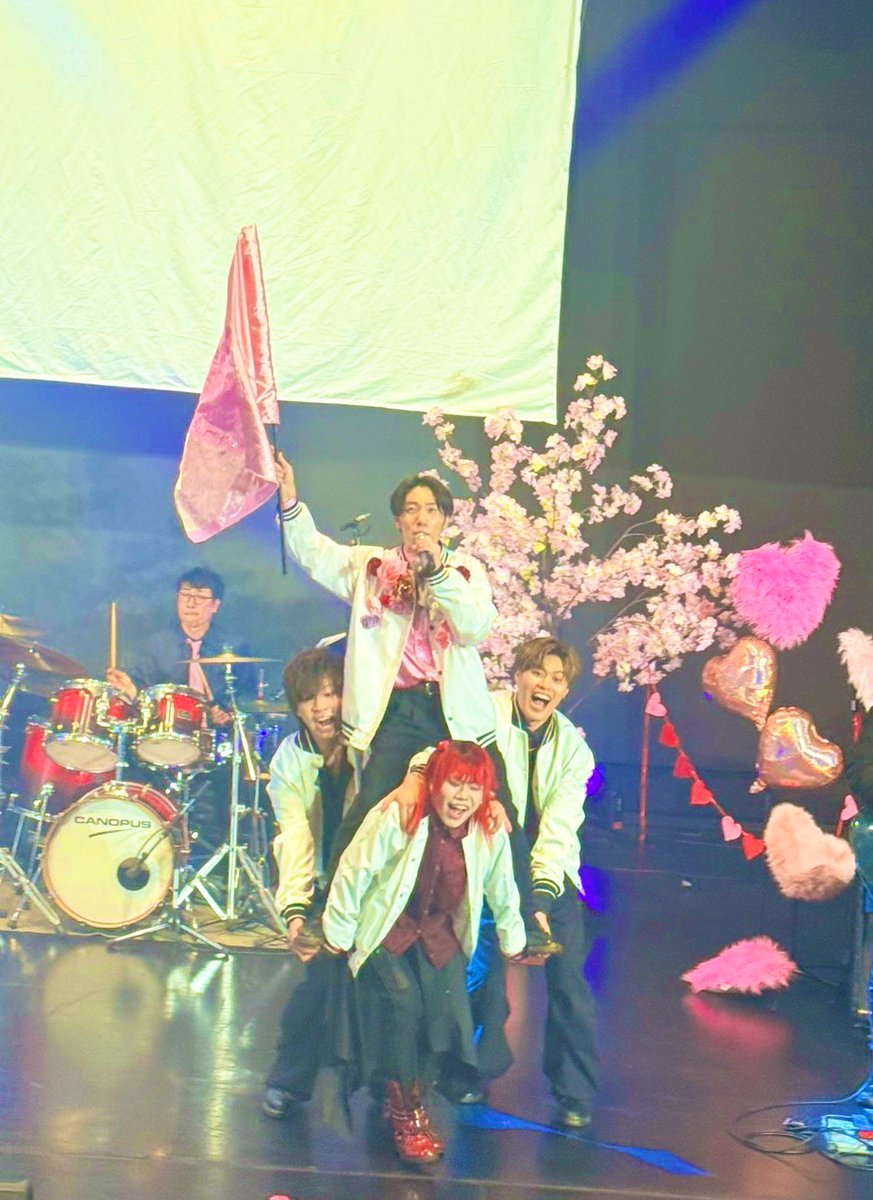 ntk5pipipi's tweet image. #おかきバースデー

取り急ぎですが、ありがとうございました‼️
皆様と共にお送りできたこと、誇りに思います🍀*゜

これからも楽しく生きていくんや✨✨