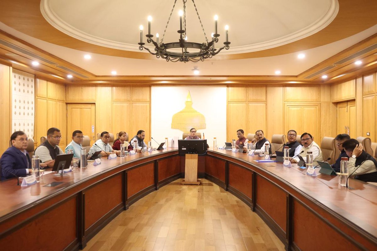 #AssamCabinet meeting chaired by HCM Dr. <a href="/himantabiswa/">Himanta Biswa Sarma</a> is underway at Lok Sewa Bhawan, Dispur.