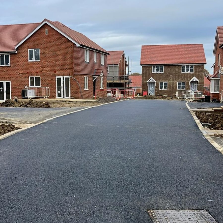Marshall_SCL's tweet image. Some more snaps from the site works in East Sussex! Doing what we do best! Spine road surfacing works 👊🏼🌟👌🏼

#Resurfacing #TarmacDriveway #PrivateRoad #DrivewayUpgrade #RoadImprovements #driveways #roadsurfacing #roadconstruction #highways #highwaysengland #vogele
