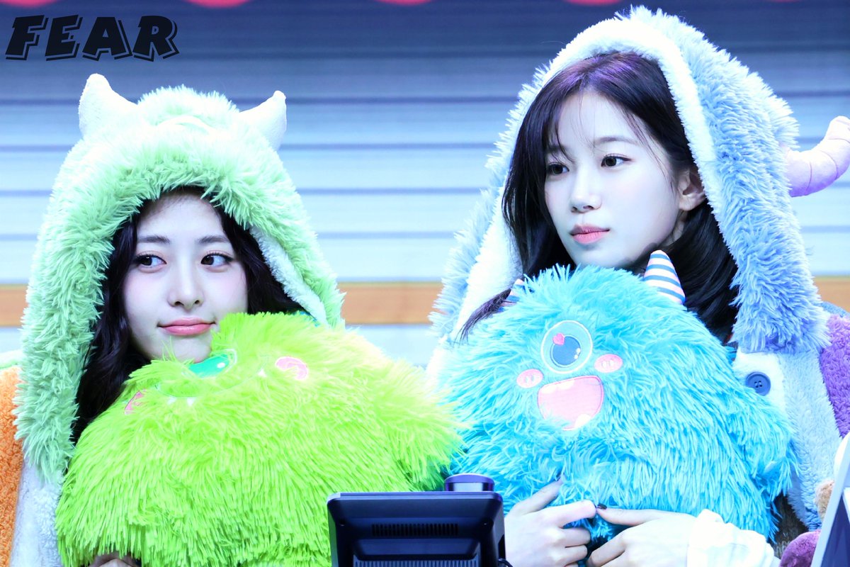 251130 단체+유닛

#르세라핌 #LE_SSERAFIM
#김채원 #사쿠라 #허윤진 #카즈하 #홍은채