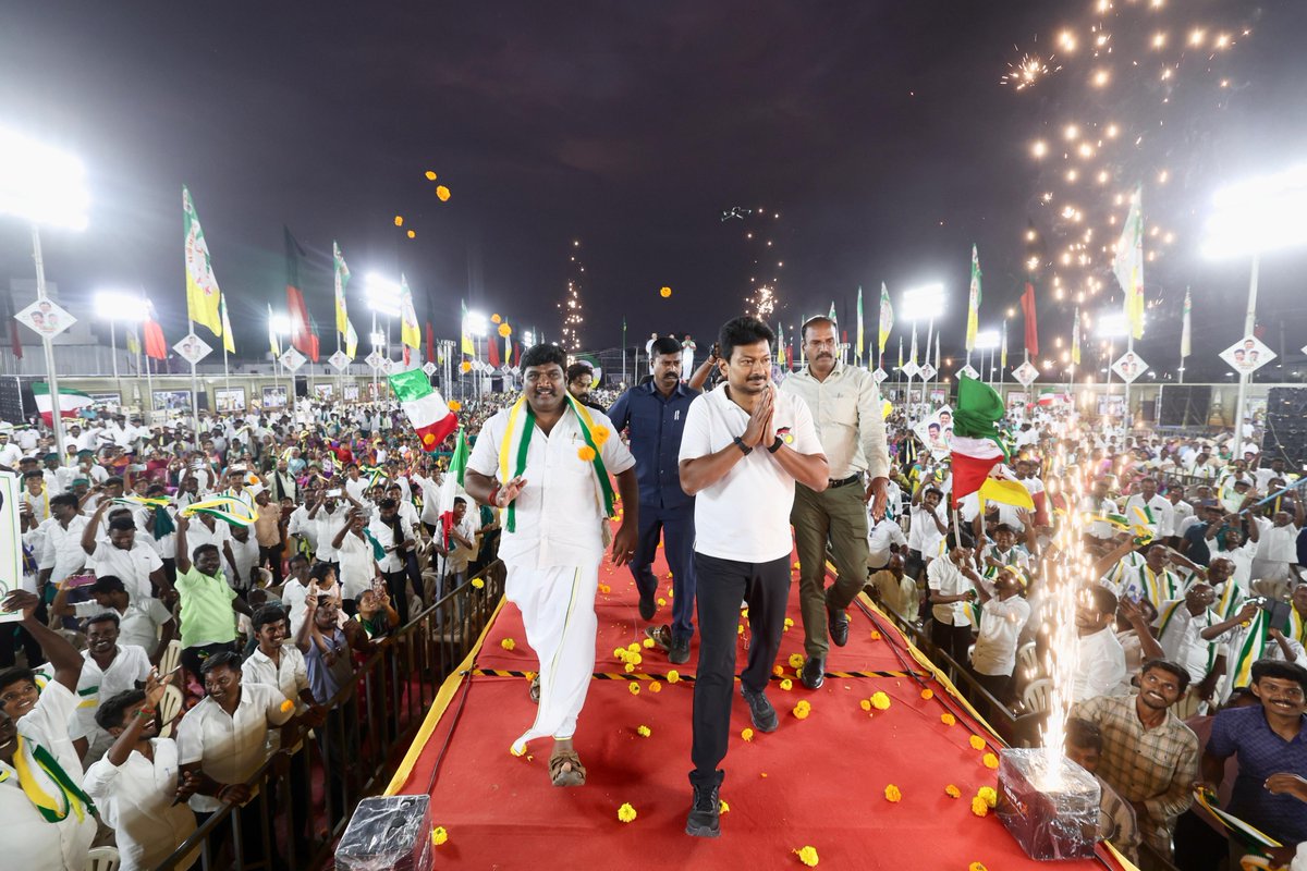 Udhaystalin's tweet image. ஈரோட்டில் புதிய திராவிட கழகம் சார்பில் இன்று நடைபெற்ற &quot;வெல்லட்டும் சமூக நீதி&quot; மாநாட்டில் கலந்து கொண்டோம். 

பேரறிஞர் அண்ணா - முத்தமிழ் அறிஞர் கலைஞர் அவர்கள் - மாண்புமிகு முதலமைச்சர் @mkstalin அவர்கள் என நம் தலைவர்களின் ஆட்சி காலங்களில் சமூக நீதியை நிலைநாட்ட தொடர்ந்து…