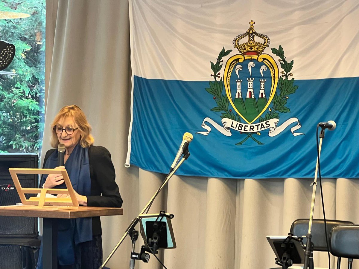 🇸🇲🇫🇷I Capitani Reggenti 
Matteo Rossi e Lorenzo Bugli, accompagnati dal Segretario di Stato per l’Istruzione e Cultura Teodoro Lonfernini, hanno accolto l’invito della Presidente della COSMA di Parigi, per partecipare alla Festa di Natale .

👇
reggenzadellarepubblica.sm/pub2/ReggenzaS…