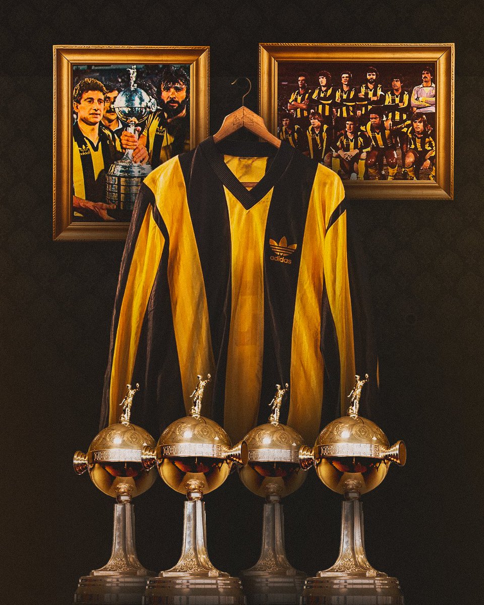 #UnDiaComoHoy, el 30 de noviembre de 1982, Peñarol obtenía su cuarta #Libertadores. 

En la hora. En Santiago. A LO PEÑAROL.