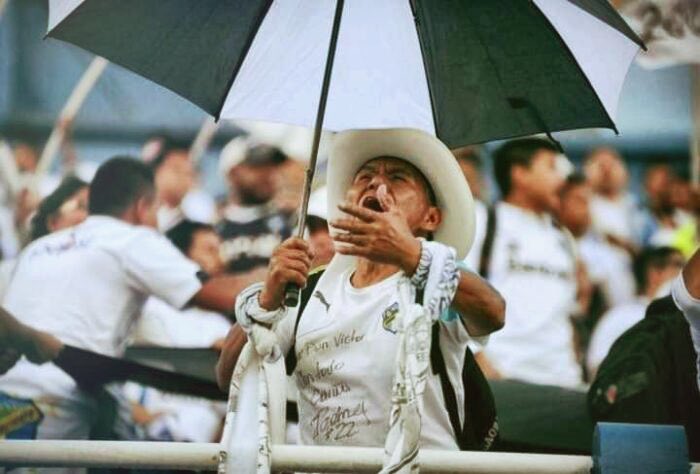 Por Él y por todos aquellos que nos heredaron esta pasión por nuestra gloriosa Camiseta ¡Es hoy!
¡Vamos Comunicaciones Campeón! <a href="/ElReyHexaCrema_/">El Rey viste de Blanco</a> <a href="/cremas_radical/">LOS MAS GRANDES DE GUATEMALA 🏆</a> <a href="/SoyPuroCrema/">Puro Crema</a> <a href="/CremasTot2/">CREMAS TOTAL ®</a>