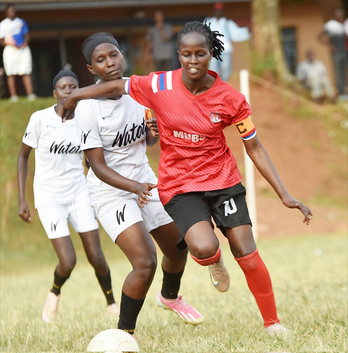VBugerere's tweet photo. #KampalaWomenLeague 

FT' 

She MUBS 2-0 Watoto Women FC 

⚽⚽ Samantha Saire 

#VoBUpdates | #LivefromNakawa

@FUFAWomen @Jackshots24 @OfficialMubs https://t.co/C2BLOYKUPe