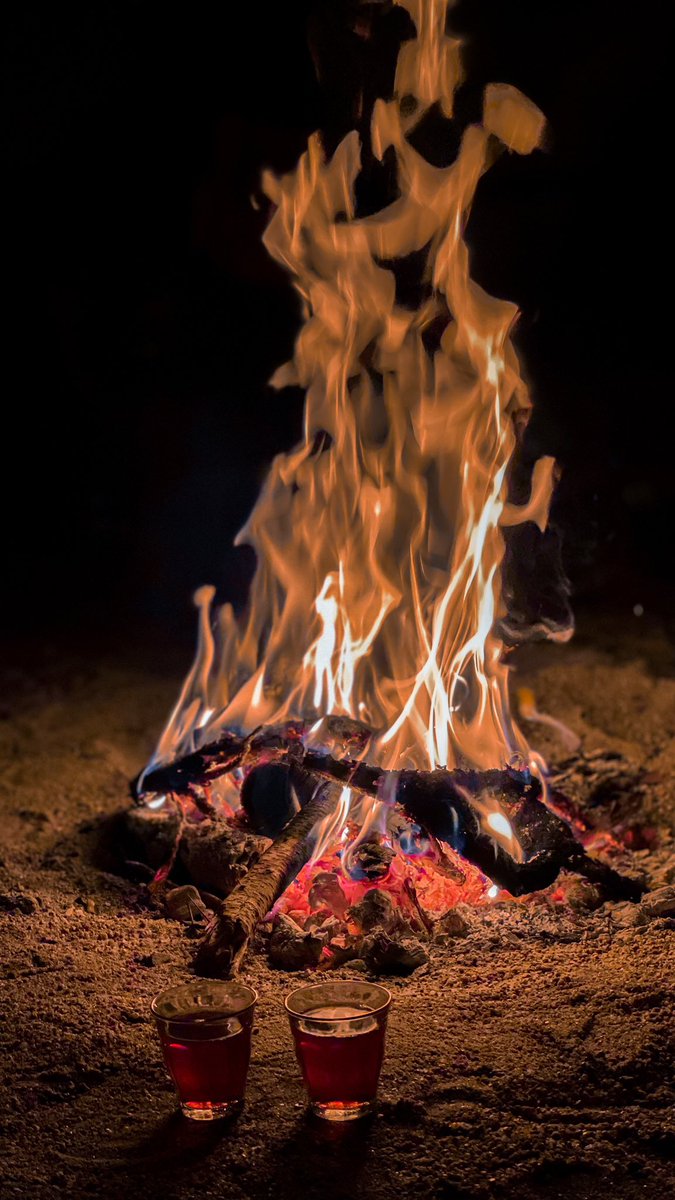 كوبين شاي ، ولحظات شتوية جميلة