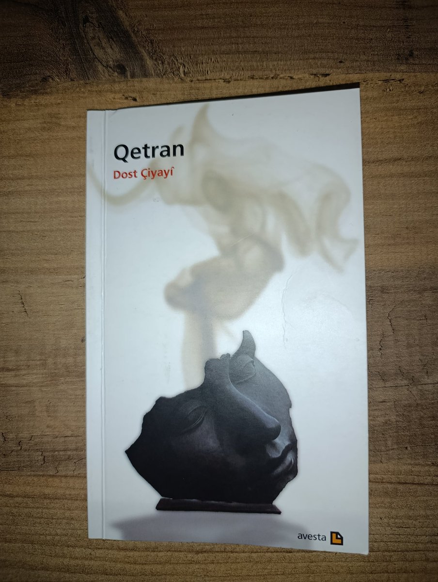 RDiljen's tweet image. Dost Çiyayî gava 28ê Tîrmeha 2003yan, 11ê şevê, li ser rêya Erxenîyê, mîna Albert Camus û Furûx Furûxzadê di qezayeka trafîkê da vê dinyaya gewrik terikand li dû xwe vê dîwana nestêle hişt. +++