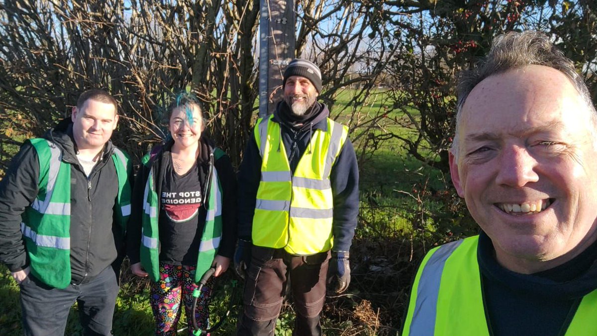 Today members of St Helens Green Party and Windle Parish Council did some Litter Picking around Windle Island, So much rubbish bagged up and a big difference noticeable :) #GREEN #litterpick