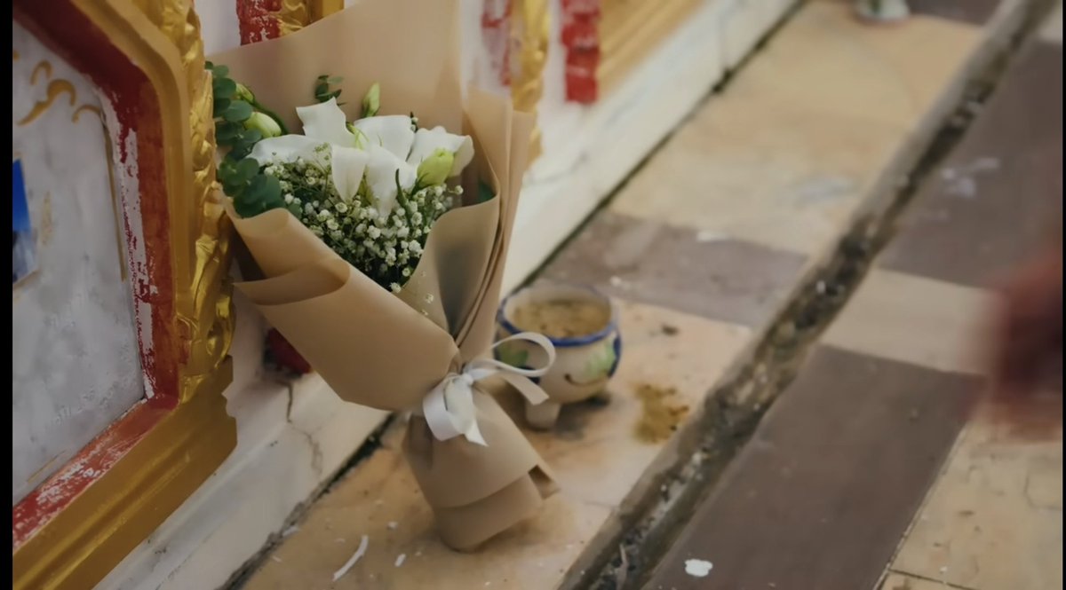 _offdicted's tweet image. this scene is actually warms up me to farmvan even more 🥺 to learn that van&apos;s parents has left him alone for 5 years is so 🥺 thankyou Farm for bringing the flower to his parents 🥺

HEAD 2 HEAD SERIES EP6

#H2HseriesEP6 #surfjava