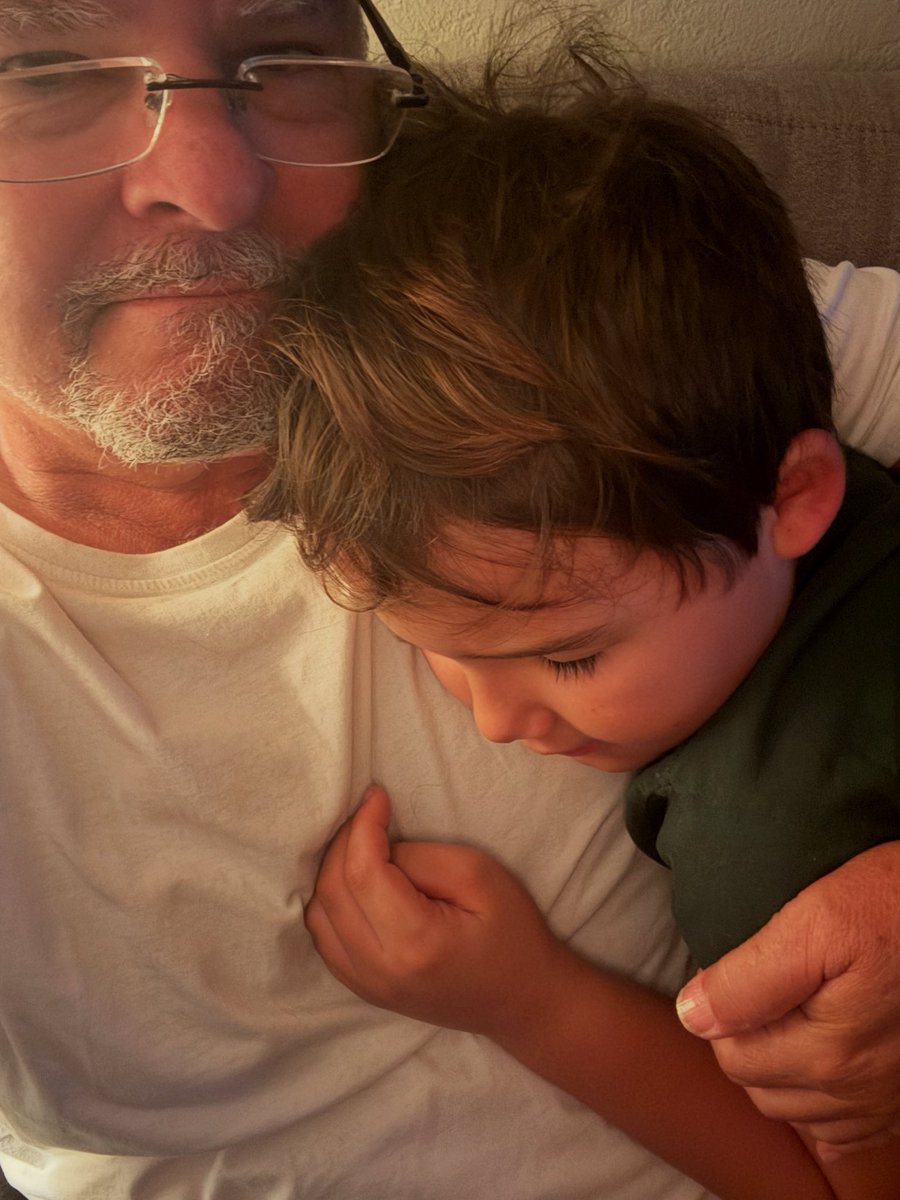 wdlyon's tweet image. Good Morning World! ❤️☕️☕️

It's early on a Sunday, coffee in hand when this kid comes out to snuggle!  We talk, he ask lots of questions, I stay in the moment ... THIS is what I LIVE for. 🤗 

#LiveFree #AttackLIFE #Win #Dream #HeCallsMePapa ❤️