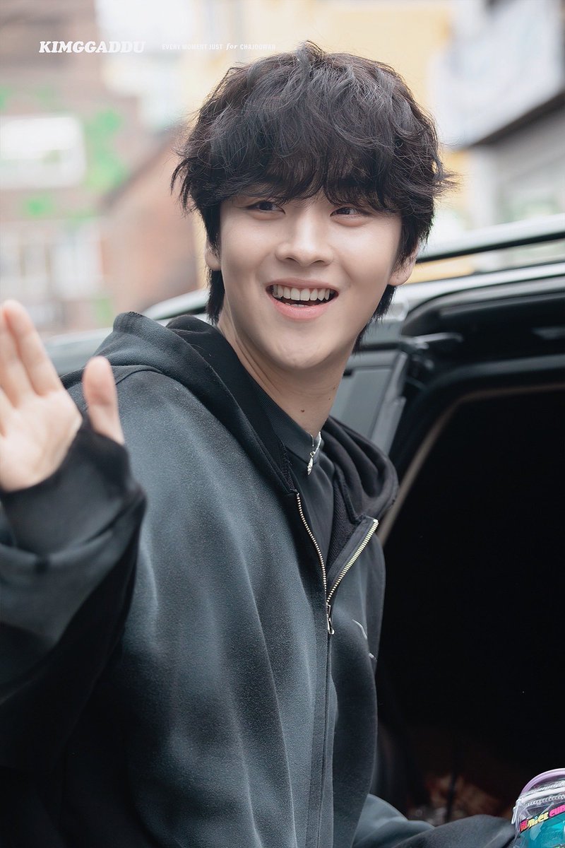 251129 #차주완 #CHAJOOWAN

휀걸들 밖에서 많이 기다렸냐구 힝구됨🥺